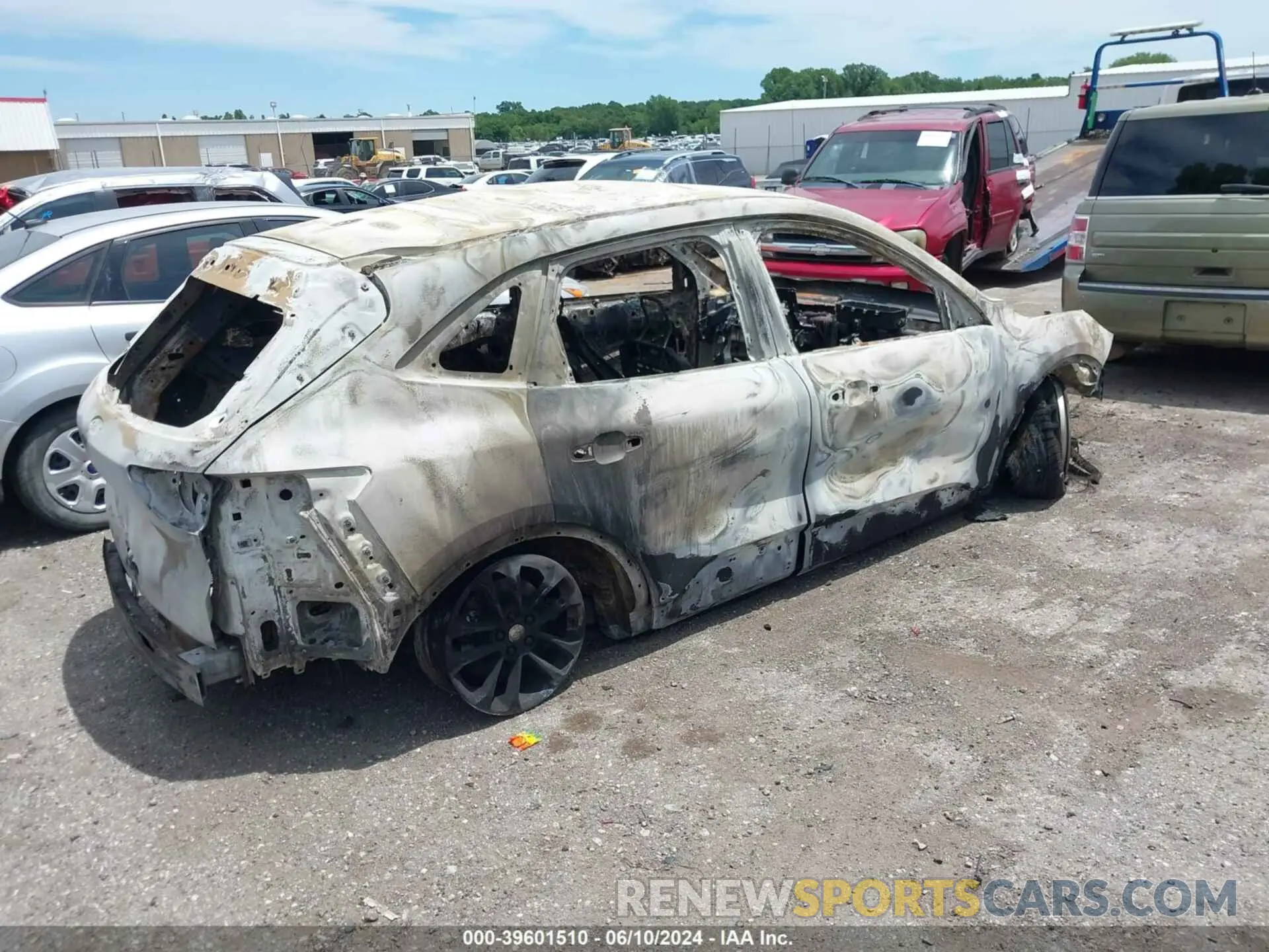 4 fotografías del automóvil dañado 1FMCU0G65LUB03144 FORD ESCAPE 2020