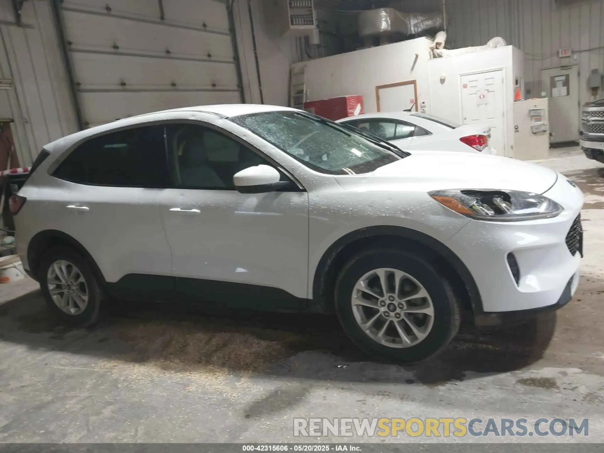 13 fotografías del automóvil dañado 1FMCU0G65LUB13267 FORD ESCAPE 2020