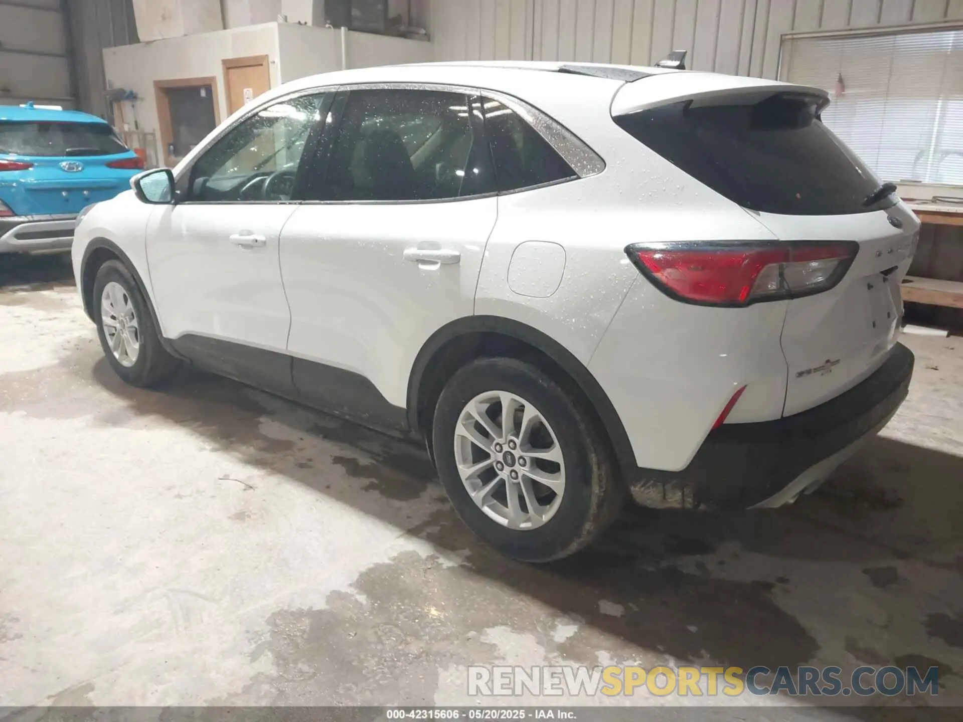 3 fotografías del automóvil dañado 1FMCU0G65LUB13267 FORD ESCAPE 2020