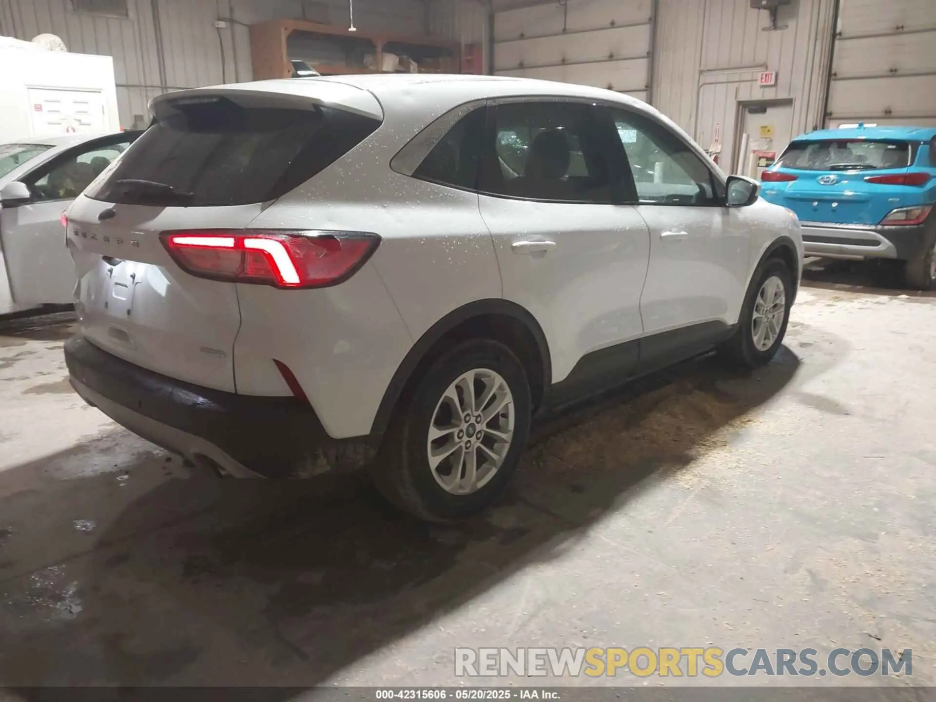 4 fotografías del automóvil dañado 1FMCU0G65LUB13267 FORD ESCAPE 2020