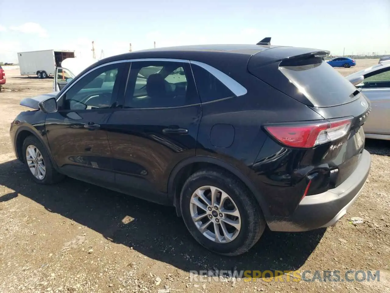 2 fotografías del automóvil dañado 1FMCU0G65LUB48617 FORD ESCAPE 2020