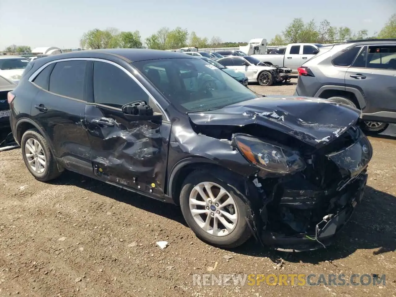4 fotografías del automóvil dañado 1FMCU0G65LUB48617 FORD ESCAPE 2020