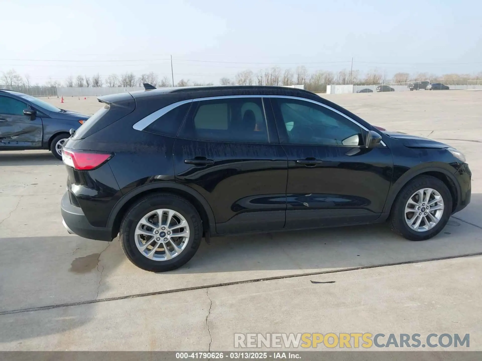 13 fotografías del automóvil dañado 1FMCU0G65LUB78457 FORD ESCAPE 2020