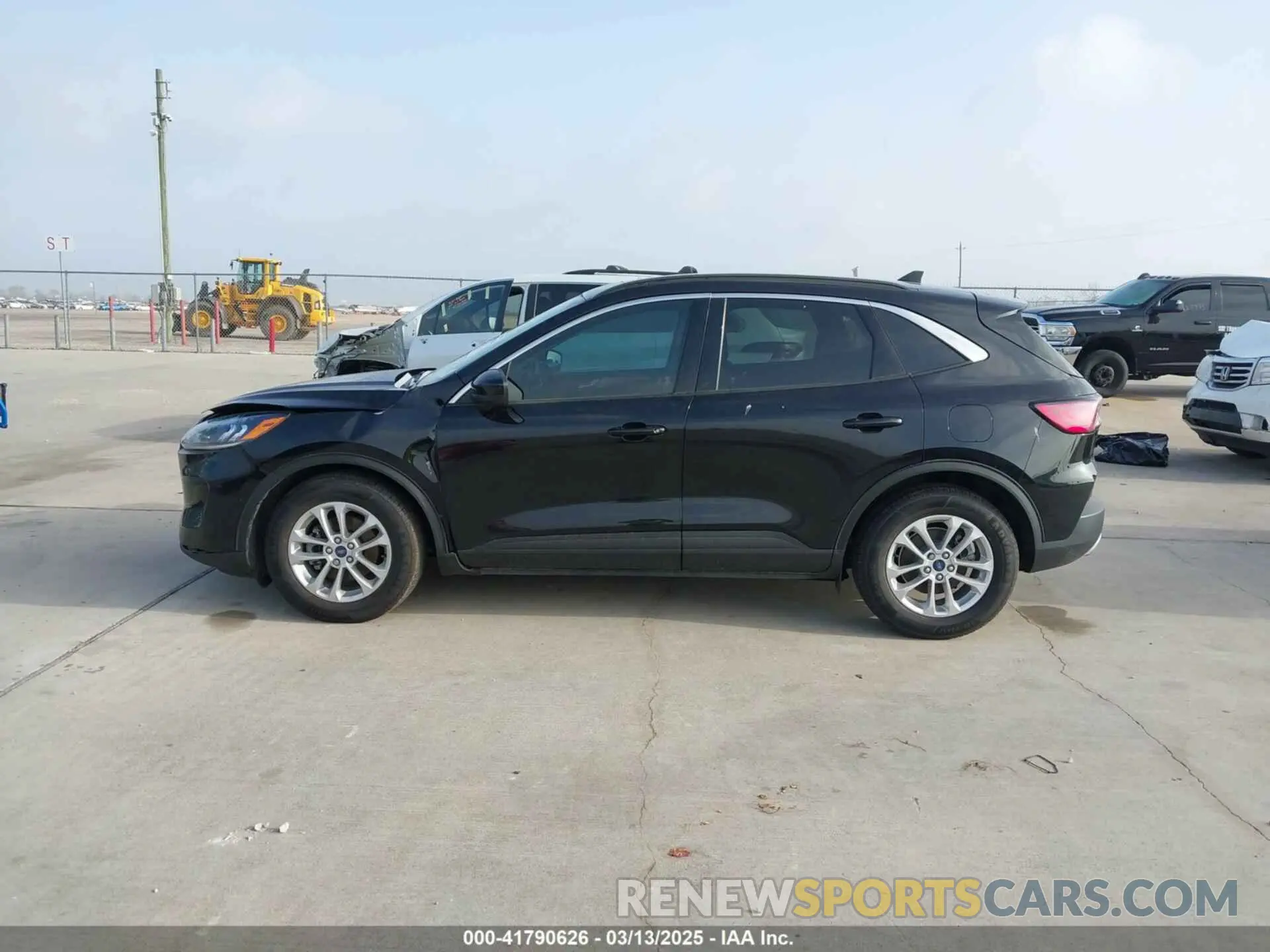 14 fotografías del automóvil dañado 1FMCU0G65LUB78457 FORD ESCAPE 2020