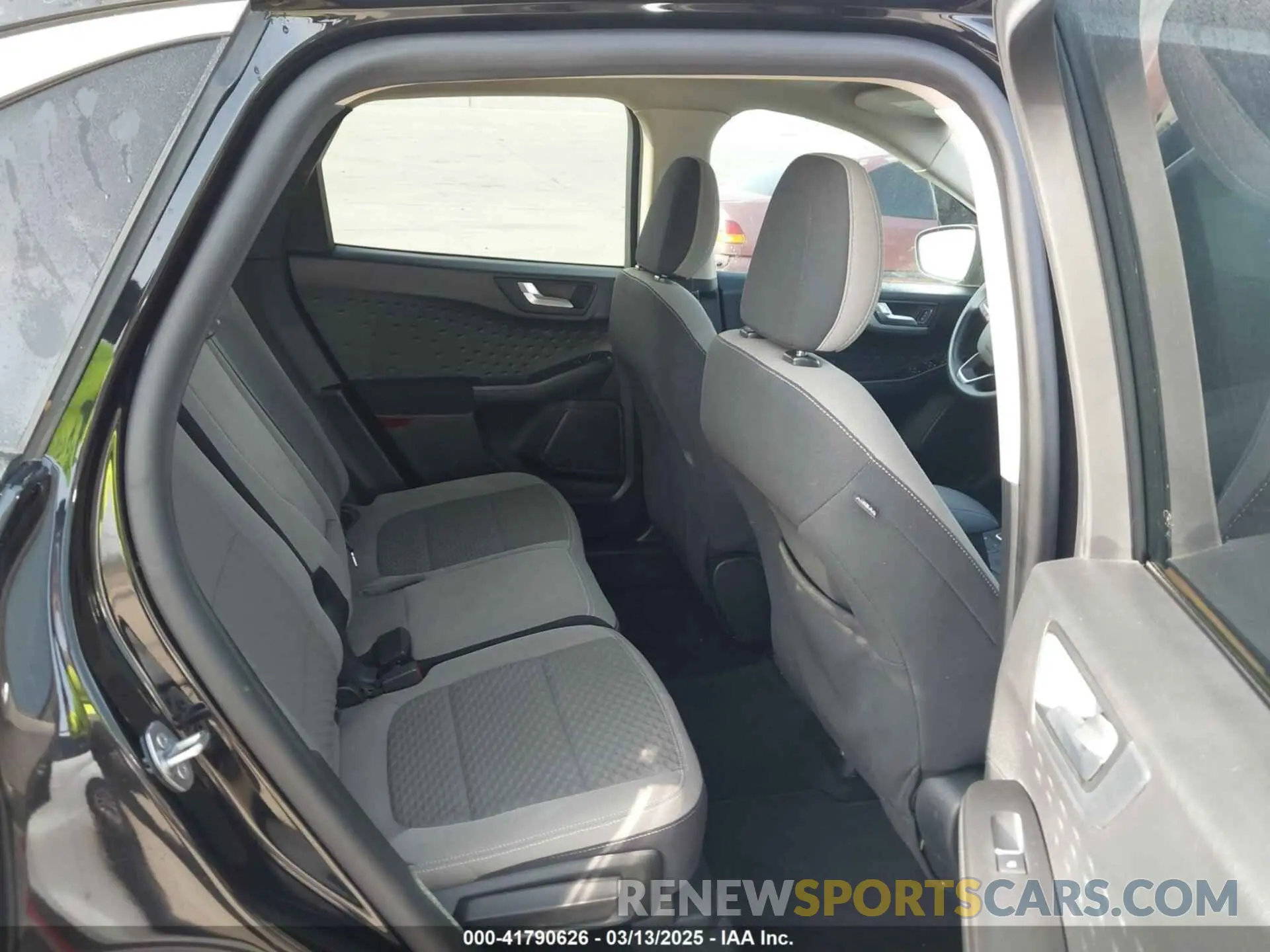 8 fotografías del automóvil dañado 1FMCU0G65LUB78457 FORD ESCAPE 2020