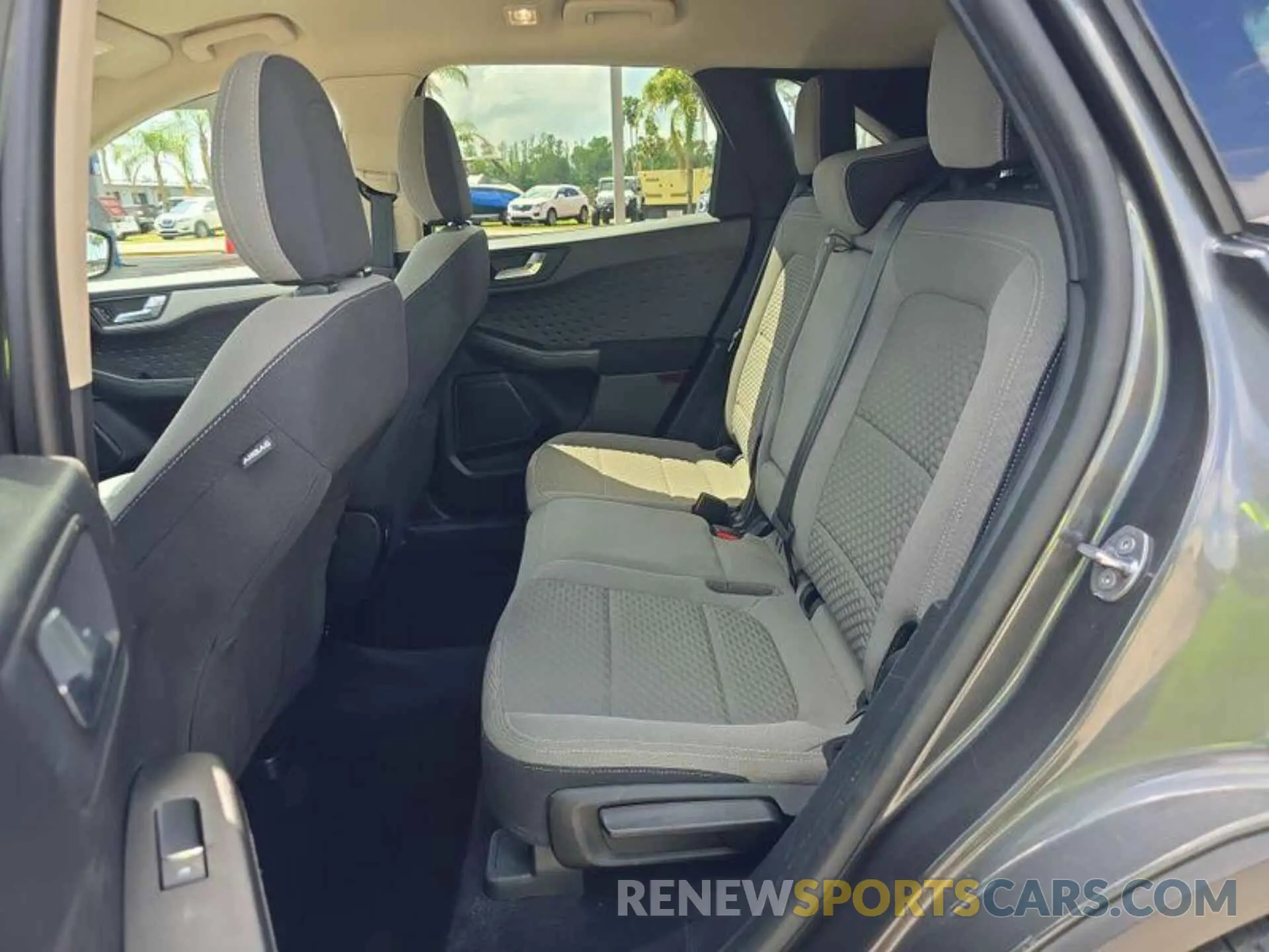 14 fotografías del automóvil dañado 1FMCU0G65LUB79902 FORD ESCAPE 2020