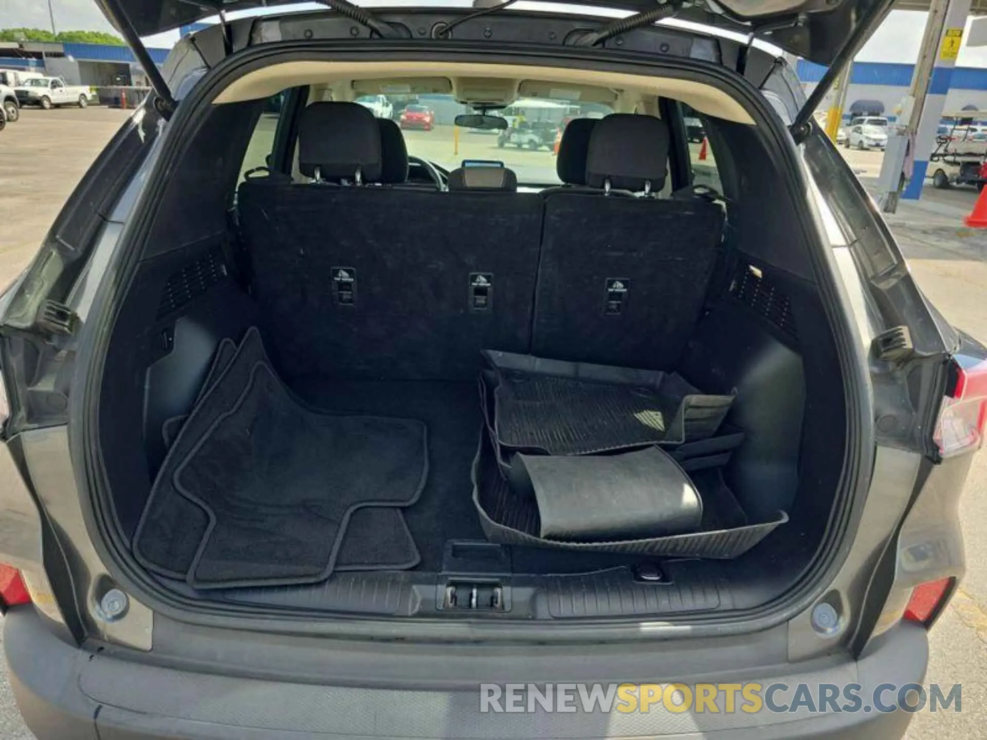 9 fotografías del automóvil dañado 1FMCU0G65LUB79902 FORD ESCAPE 2020