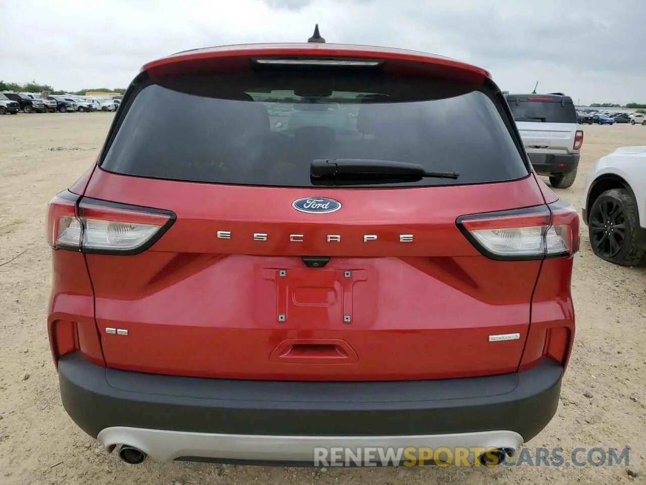 6 fotografías del automóvil dañado 1FMCU0G66LUA28695 FORD ESCAPE 2020