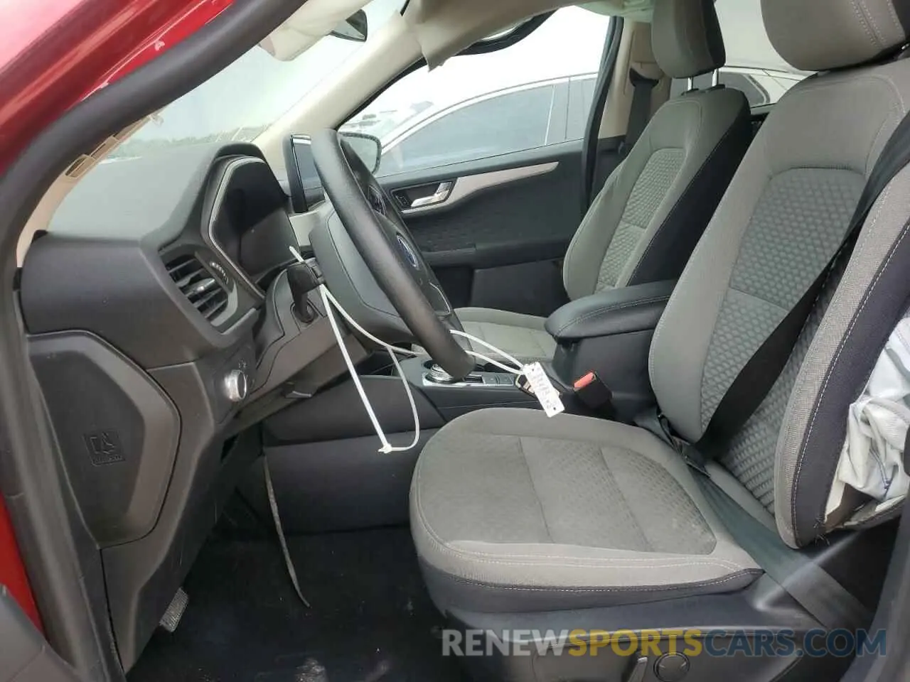 7 fotografías del automóvil dañado 1FMCU0G66LUA28695 FORD ESCAPE 2020