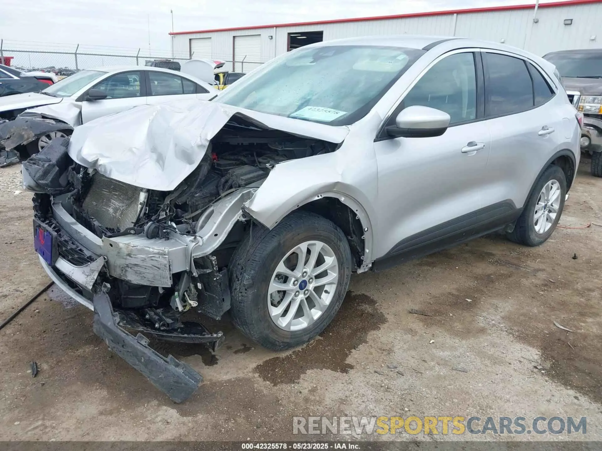 2 fotografías del automóvil dañado 1FMCU0G66LUA79744 FORD ESCAPE 2020