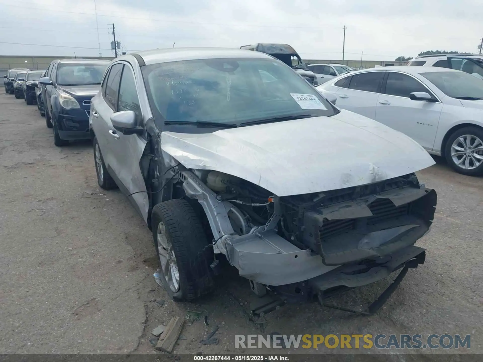 1 fotografías del automóvil dañado 1FMCU0G66LUB01838 FORD ESCAPE 2020