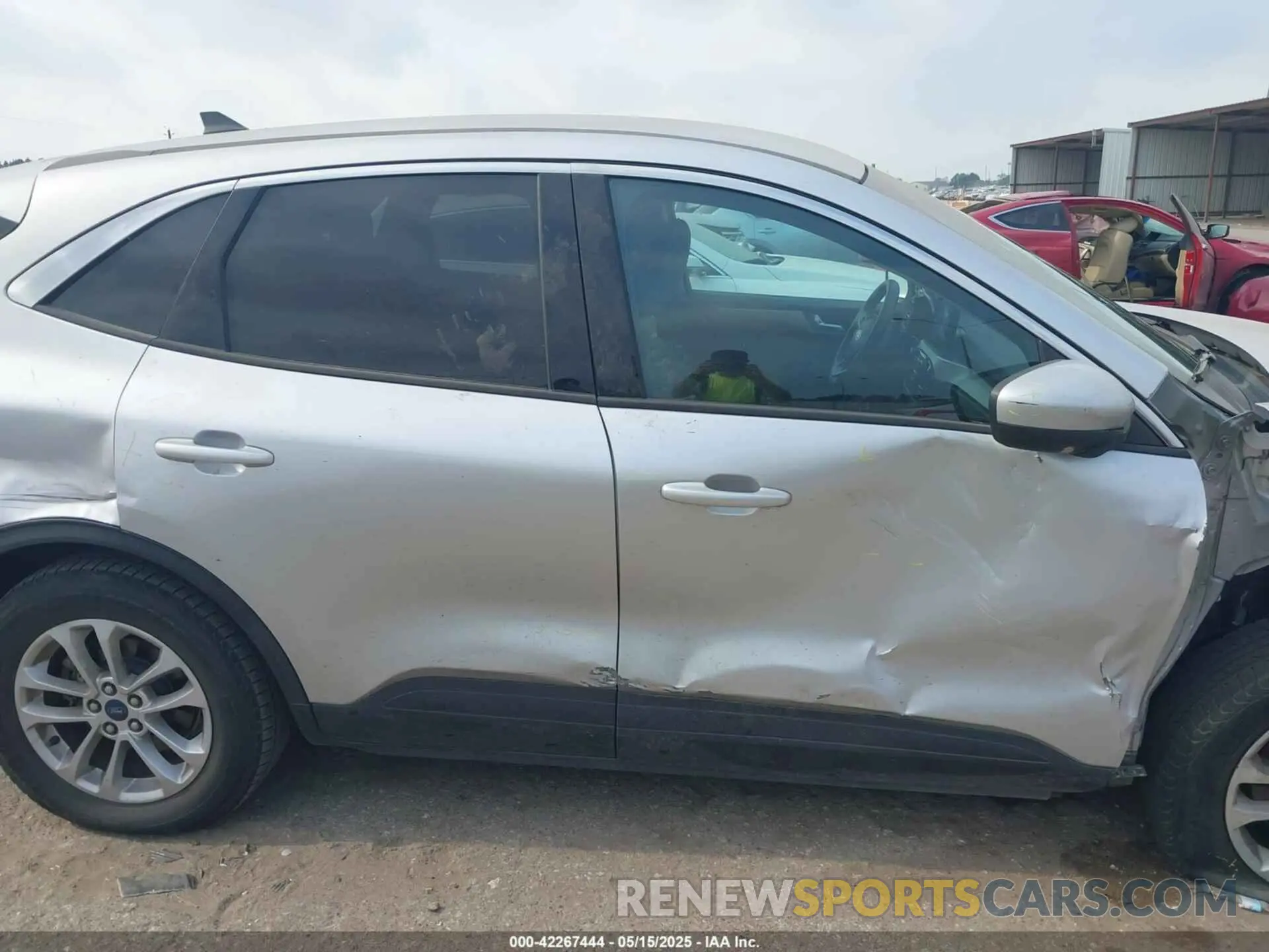 13 fotografías del automóvil dañado 1FMCU0G66LUB01838 FORD ESCAPE 2020