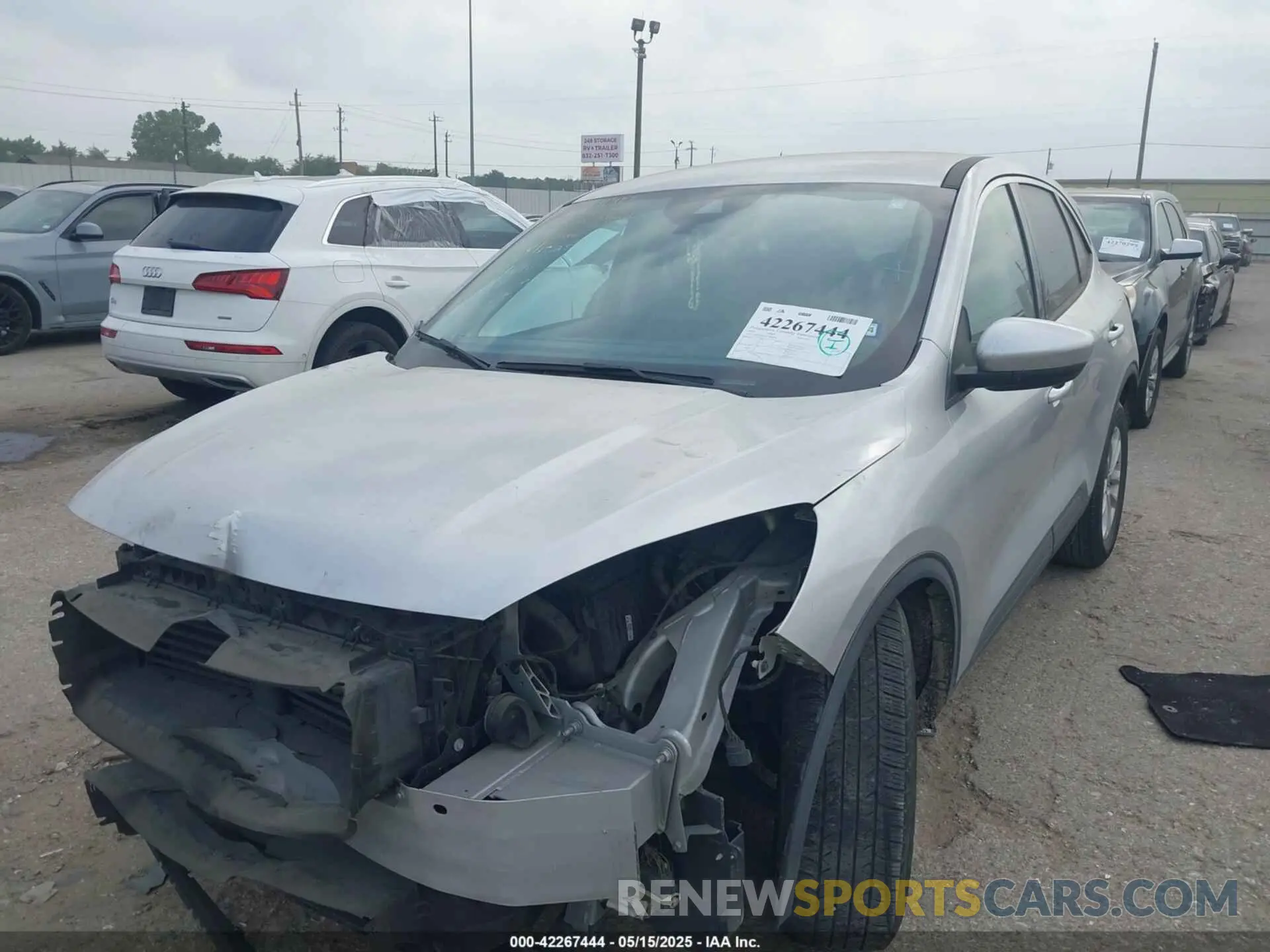 2 fotografías del automóvil dañado 1FMCU0G66LUB01838 FORD ESCAPE 2020