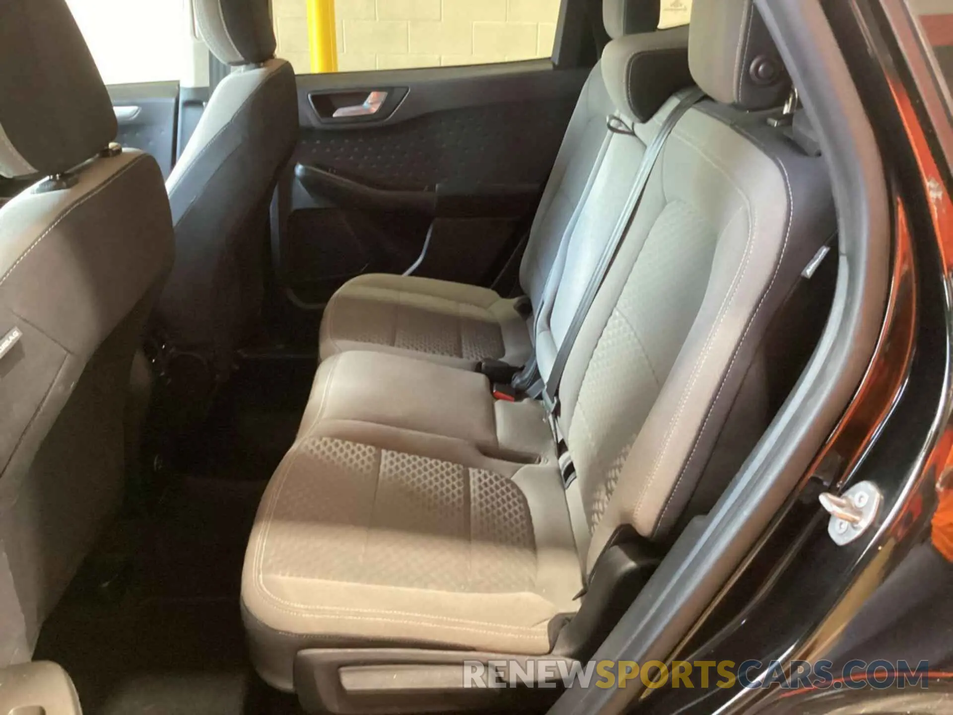 17 fotografías del automóvil dañado 1FMCU0G66LUB80900 FORD ESCAPE 2020