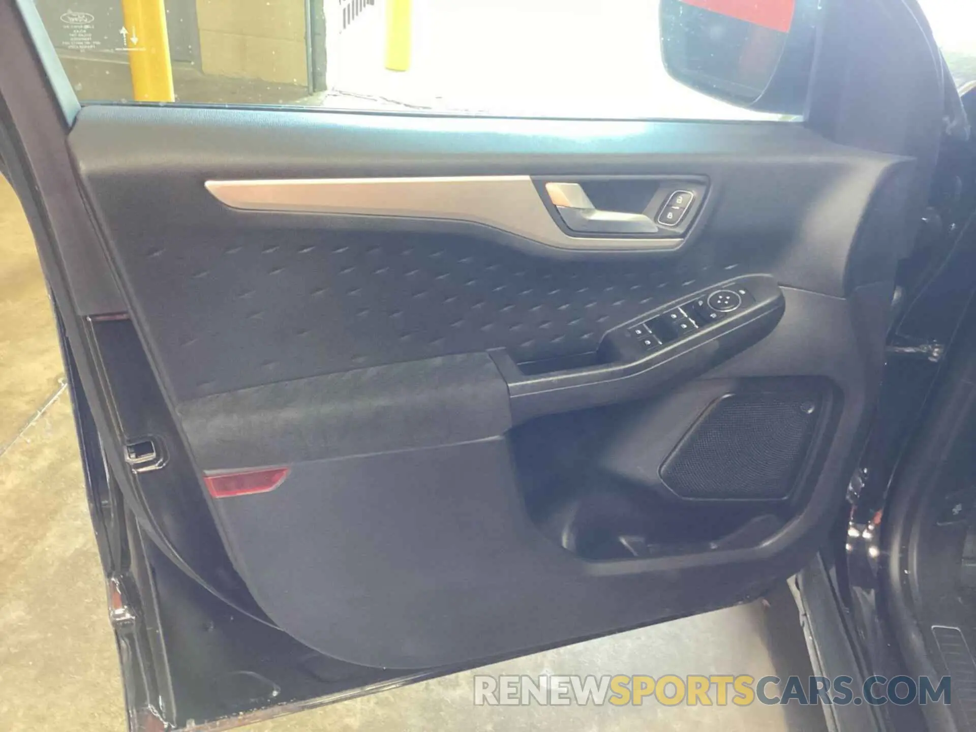 24 fotografías del automóvil dañado 1FMCU0G66LUB80900 FORD ESCAPE 2020