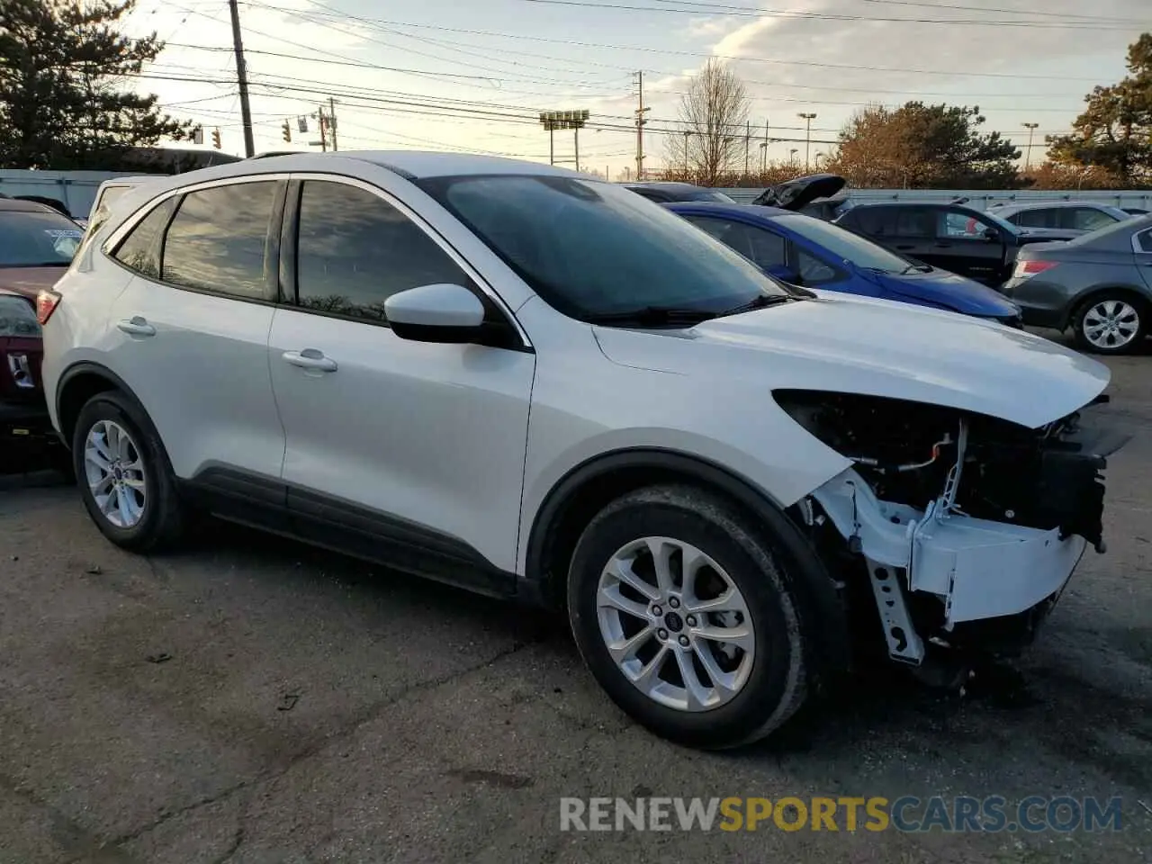4 fotografías del automóvil dañado 1FMCU0G66LUC22241 FORD ESCAPE 2020