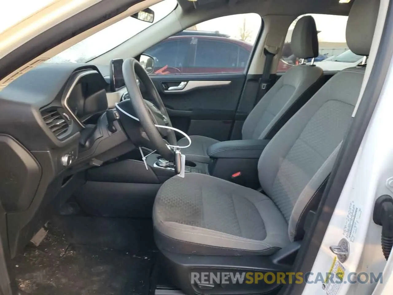 7 fotografías del automóvil dañado 1FMCU0G66LUC22241 FORD ESCAPE 2020
