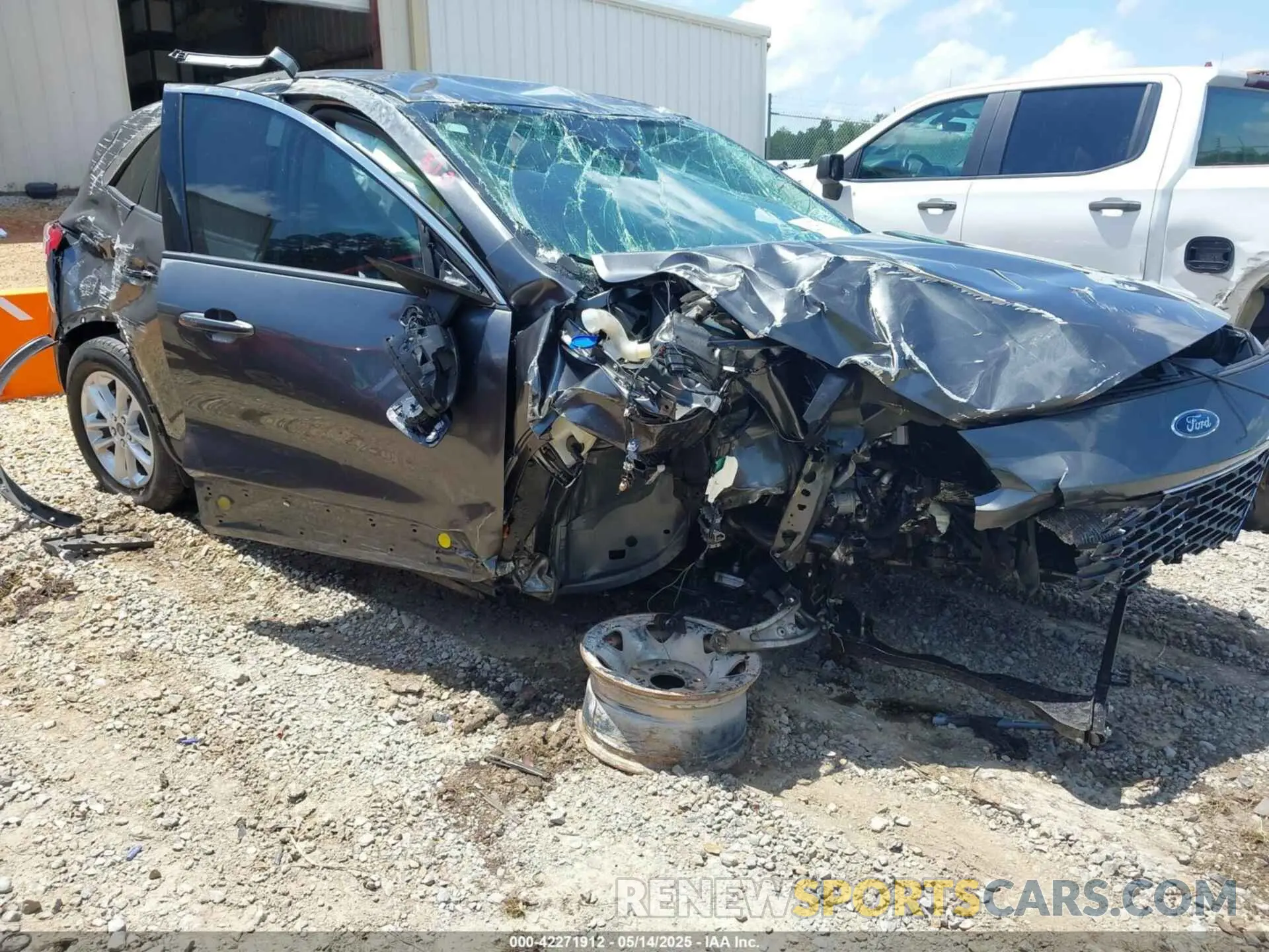 6 fotografías del automóvil dañado 1FMCU0G66LUC23096 FORD ESCAPE 2020