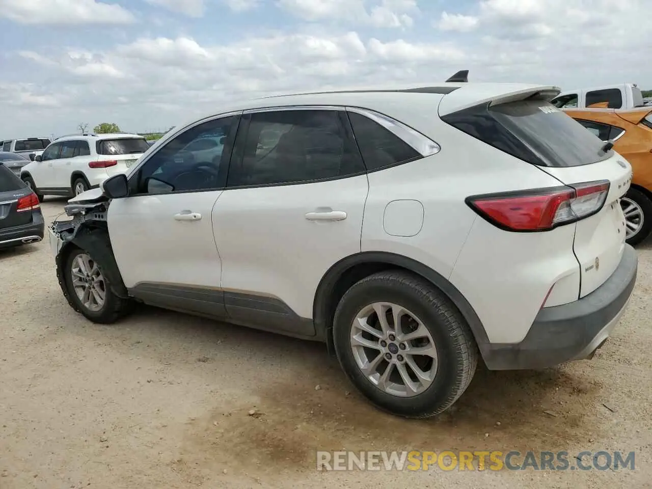 2 fotografías del automóvil dañado 1FMCU0G66LUC40688 FORD ESCAPE 2020