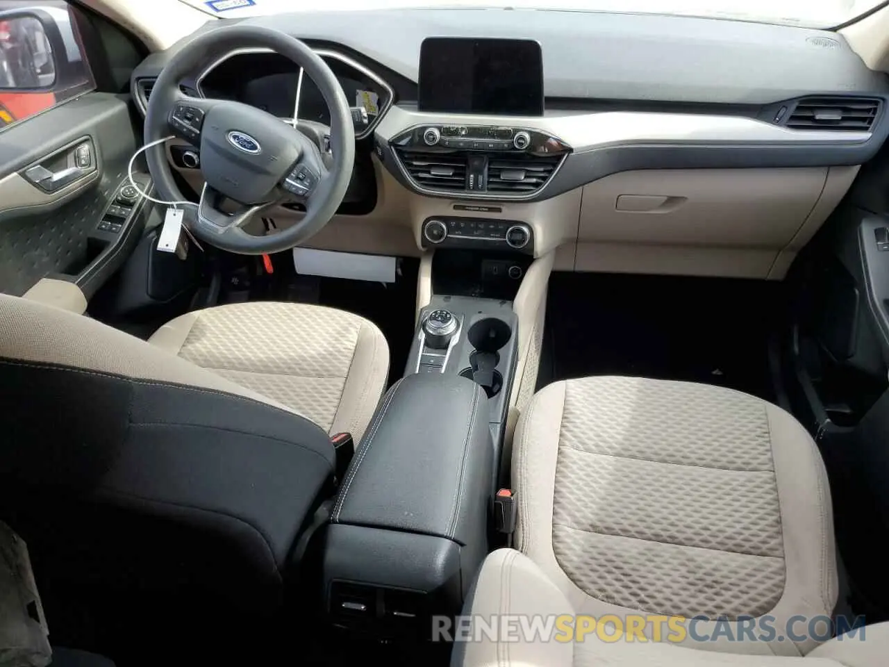 8 fotografías del automóvil dañado 1FMCU0G66LUC40688 FORD ESCAPE 2020