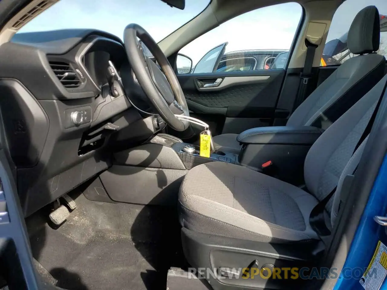 7 fotografías del automóvil dañado 1FMCU0G67LUA07242 FORD ESCAPE 2020