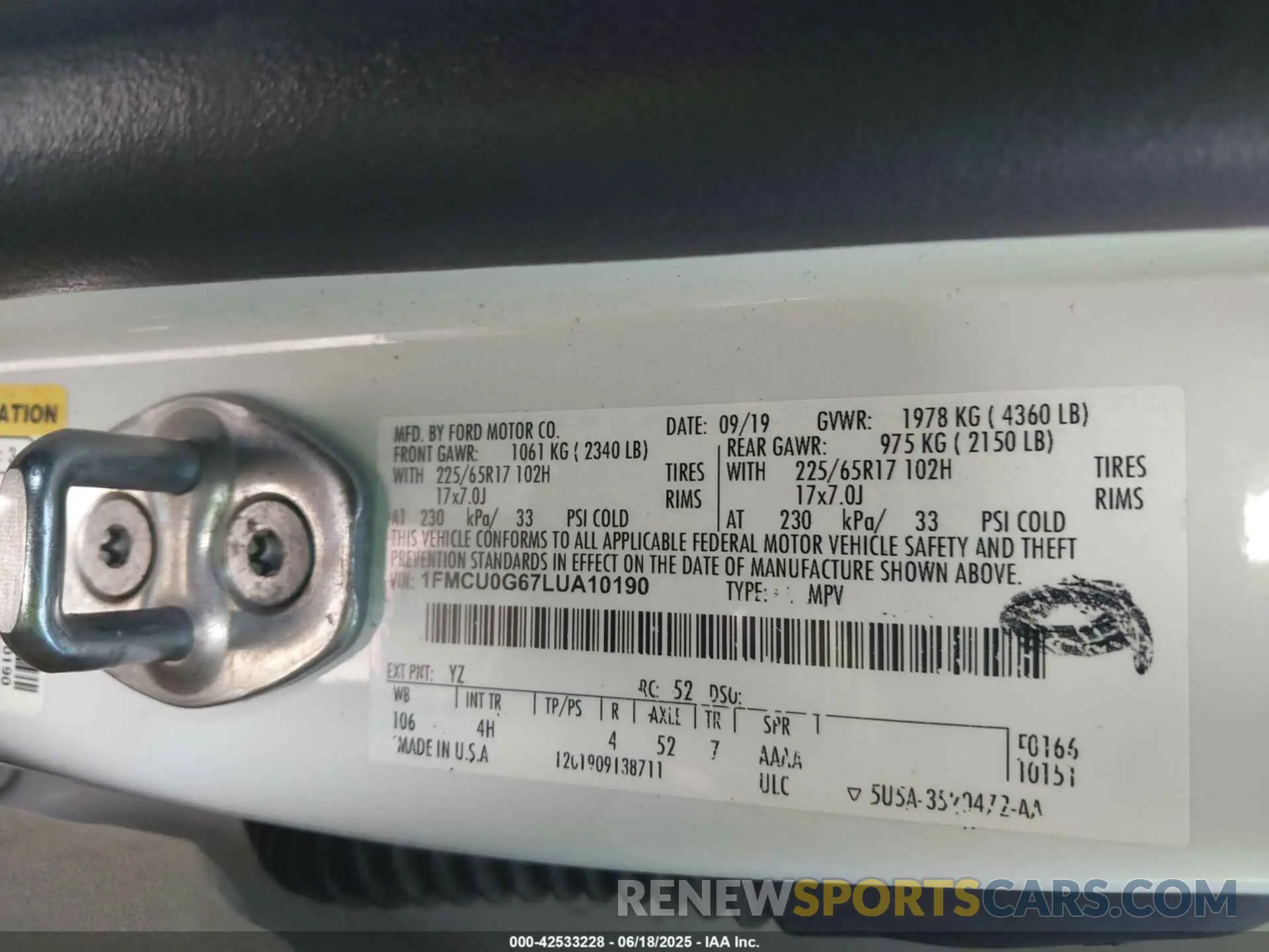9 fotografías del automóvil dañado 1FMCU0G67LUA10190 FORD ESCAPE 2020