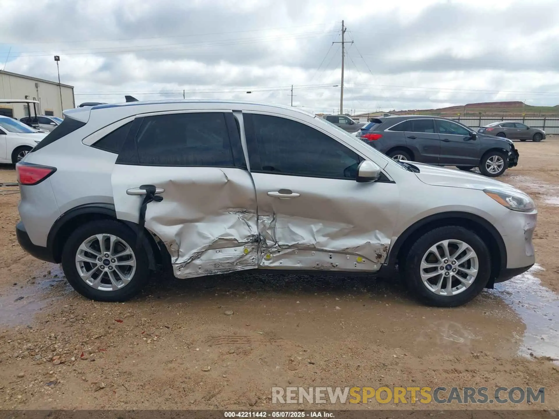 13 fotografías del automóvil dañado 1FMCU0G67LUA12375 FORD ESCAPE 2020