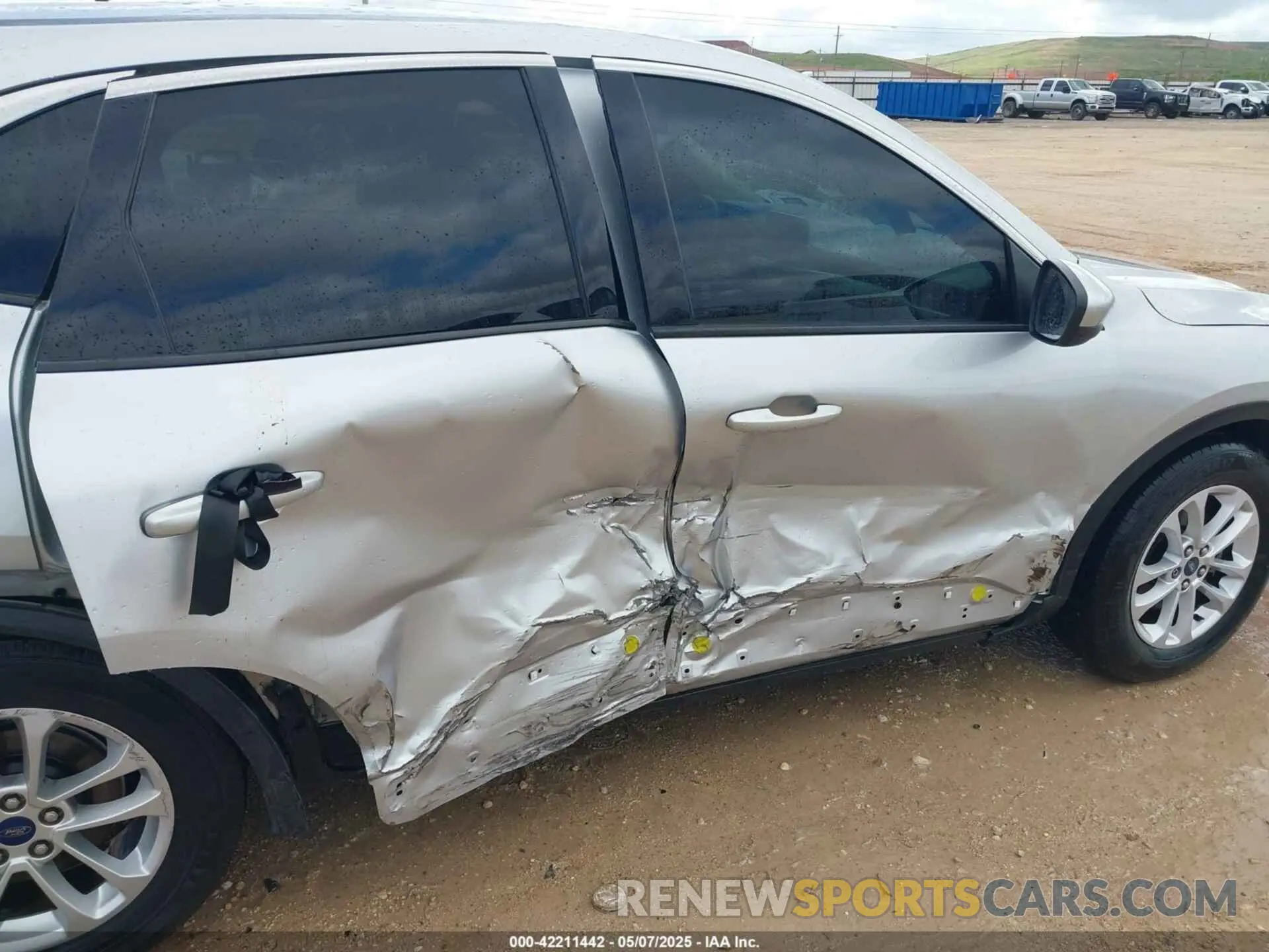 6 fotografías del automóvil dañado 1FMCU0G67LUA12375 FORD ESCAPE 2020