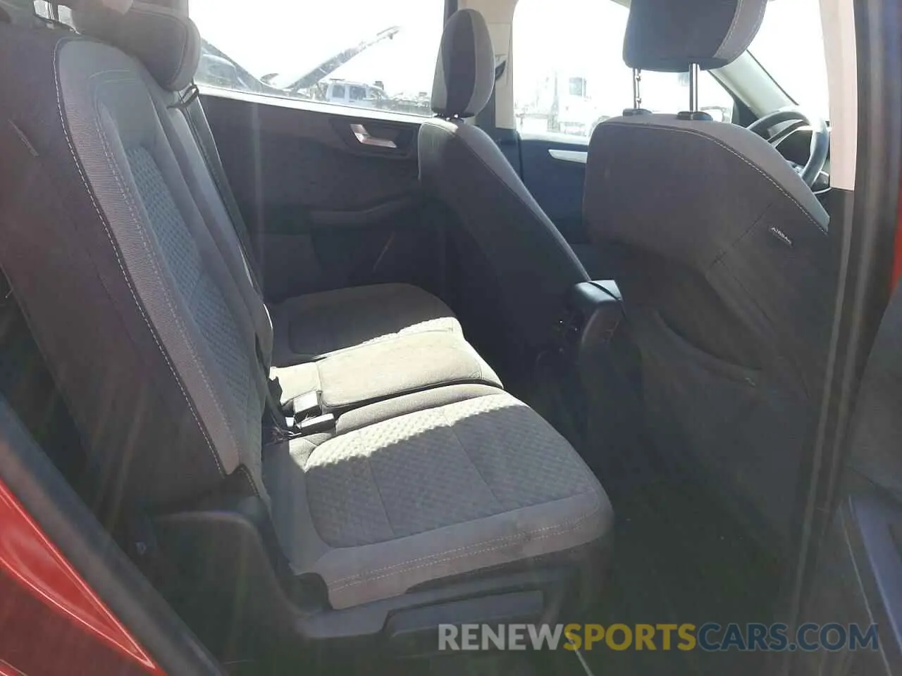 10 fotografías del automóvil dañado 1FMCU0G67LUA78540 FORD ESCAPE 2020