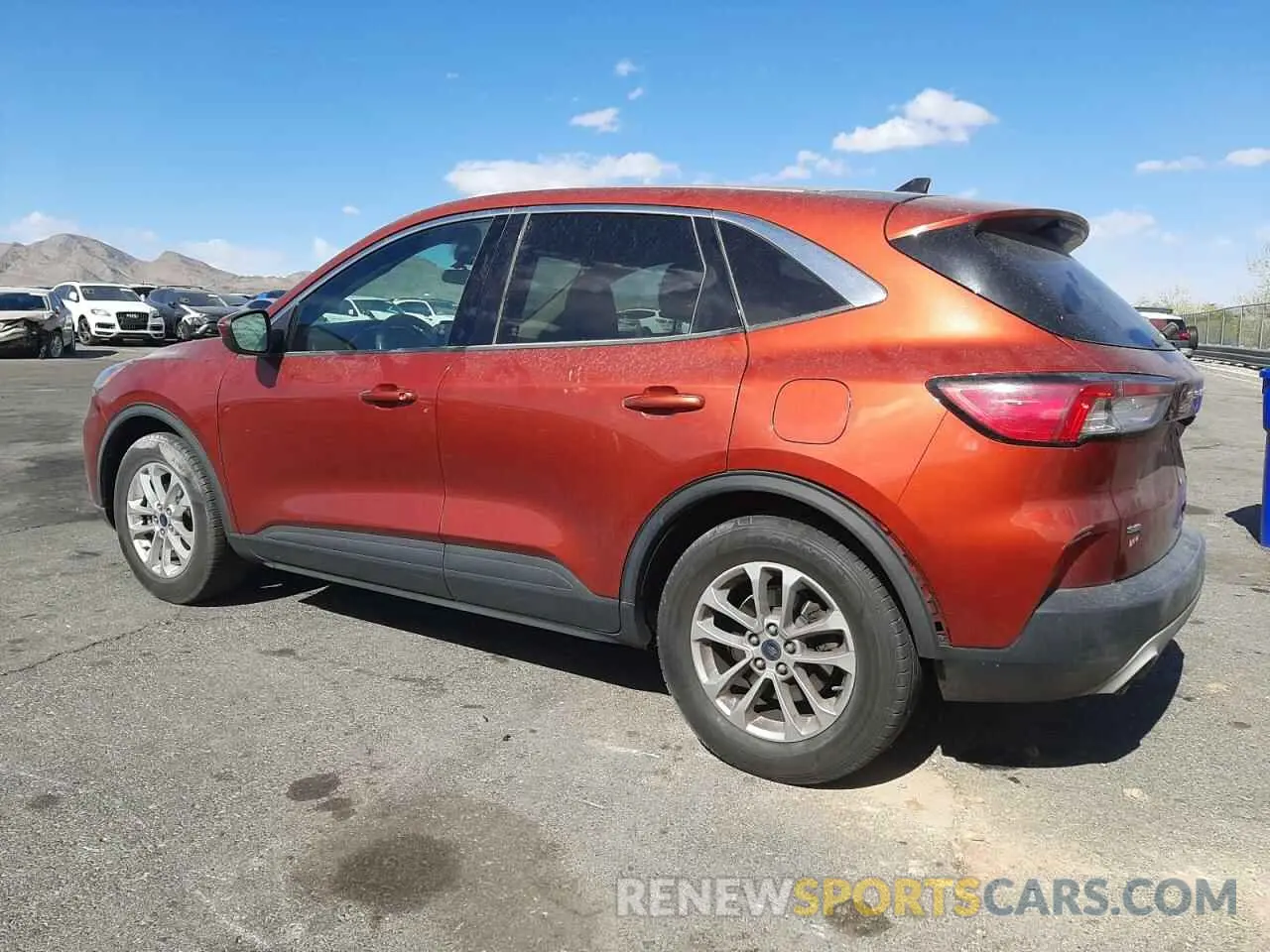 2 fotografías del automóvil dañado 1FMCU0G67LUA78540 FORD ESCAPE 2020