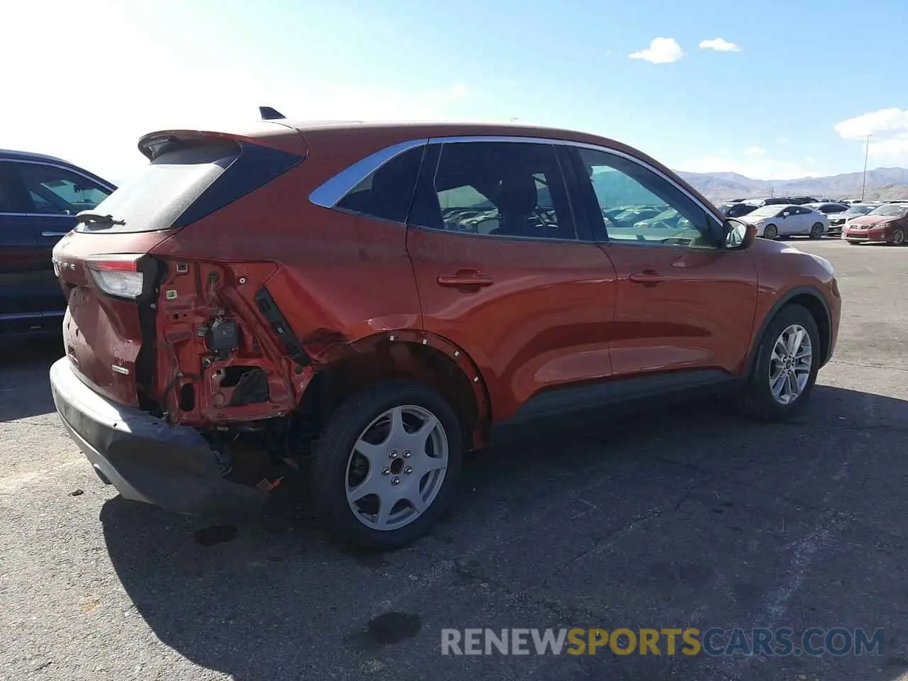 3 fotografías del automóvil dañado 1FMCU0G67LUA78540 FORD ESCAPE 2020