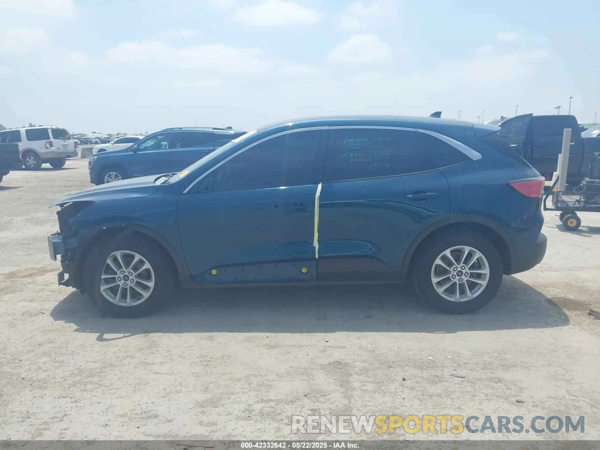 14 fotografías del automóvil dañado 1FMCU0G67LUA83768 FORD ESCAPE 2020