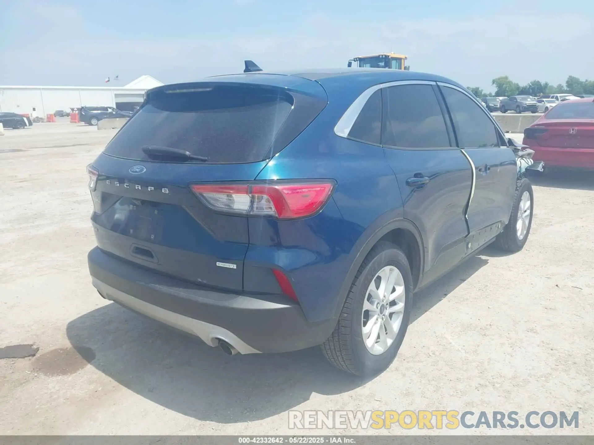 4 fotografías del automóvil dañado 1FMCU0G67LUA83768 FORD ESCAPE 2020