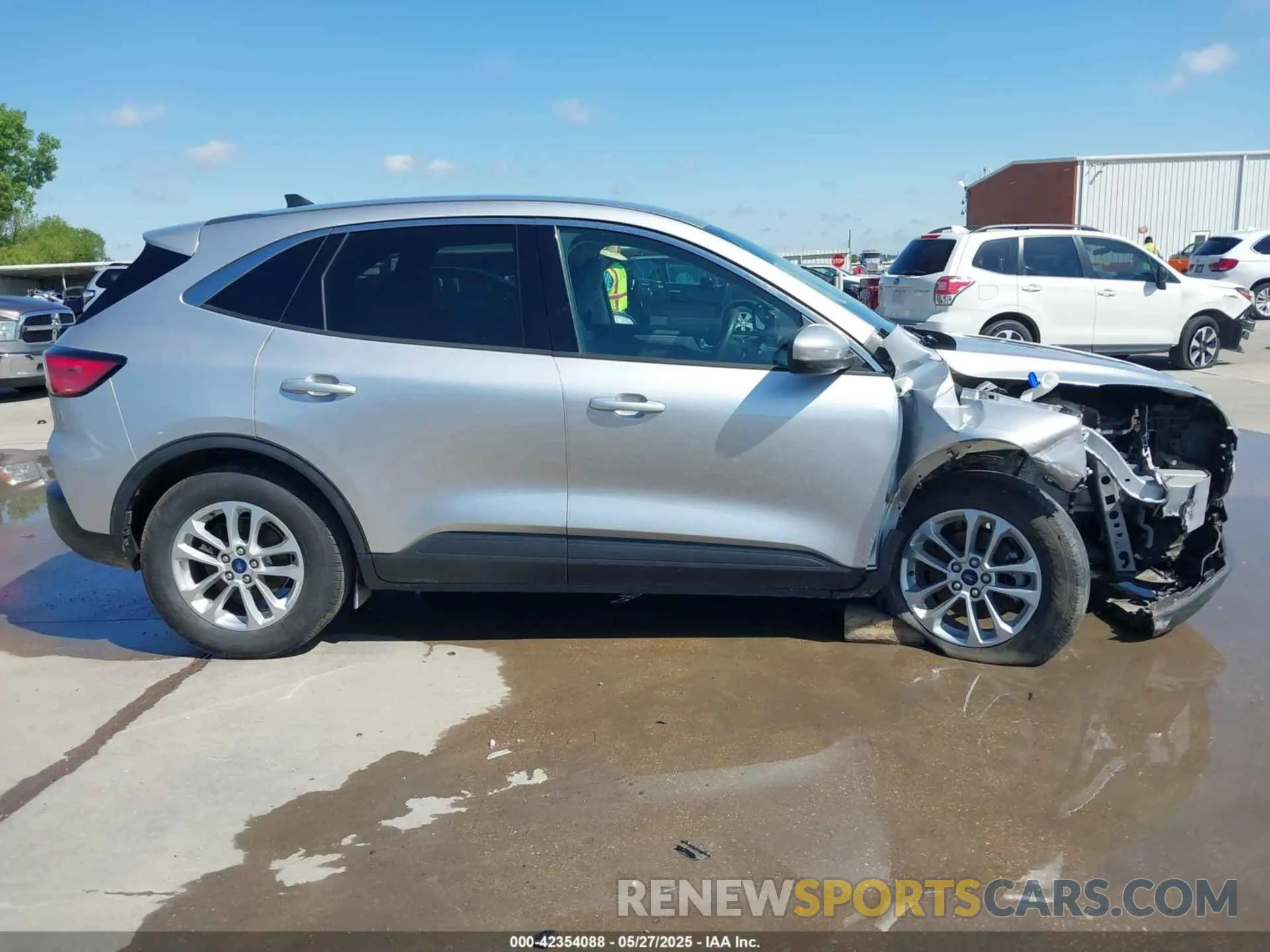 14 fotografías del automóvil dañado 1FMCU0G67LUA92888 FORD ESCAPE 2020