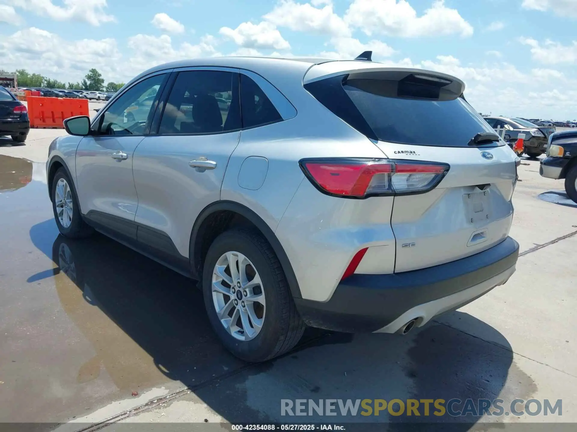 3 fotografías del automóvil dañado 1FMCU0G67LUA92888 FORD ESCAPE 2020
