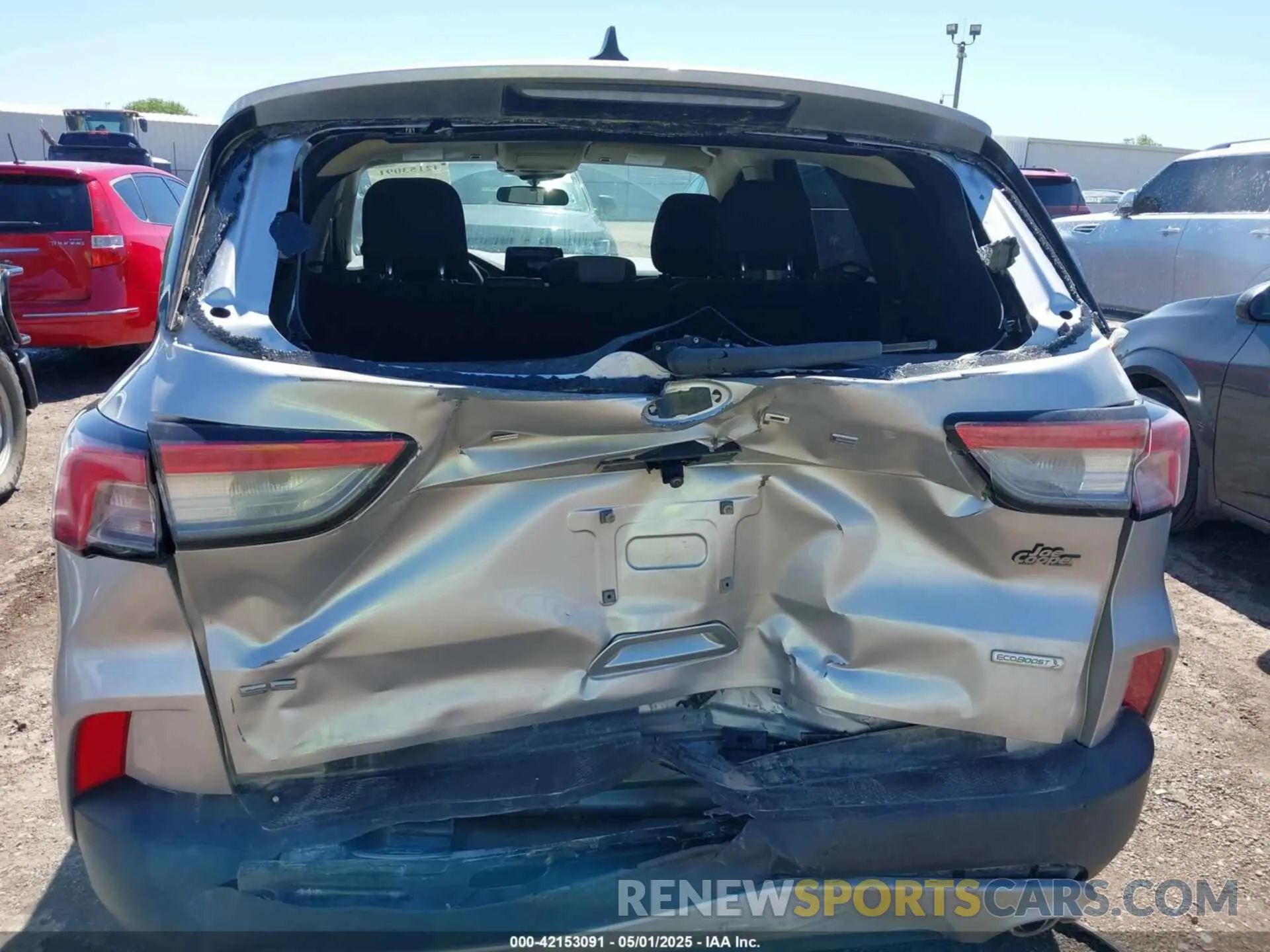 6 fotografías del automóvil dañado 1FMCU0G67LUB30443 FORD ESCAPE 2020