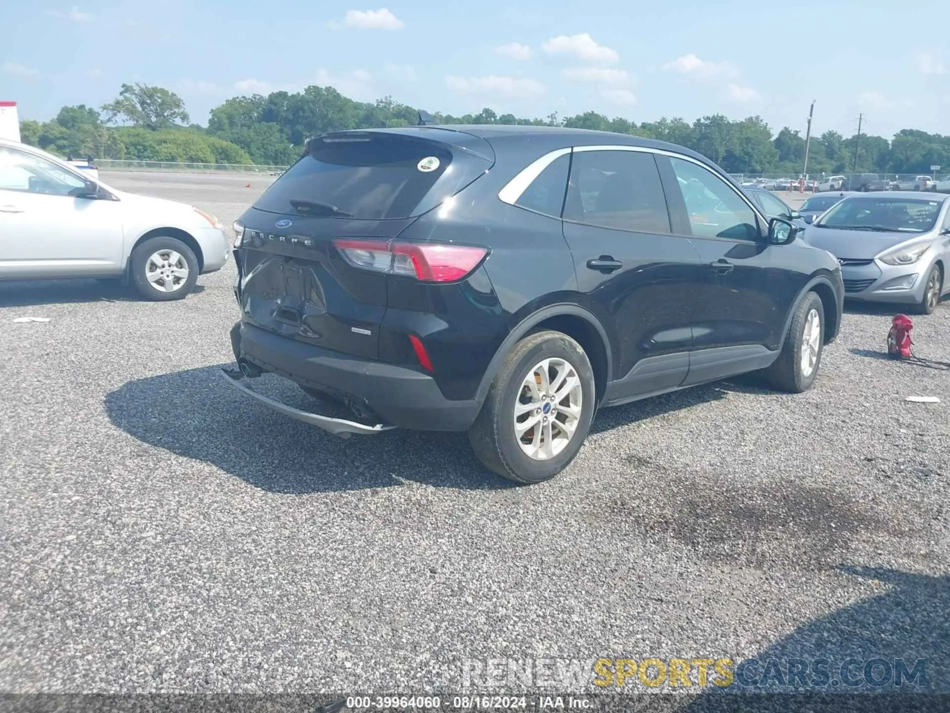 4 fotografías del automóvil dañado 1FMCU0G68LUA25412 FORD ESCAPE 2020