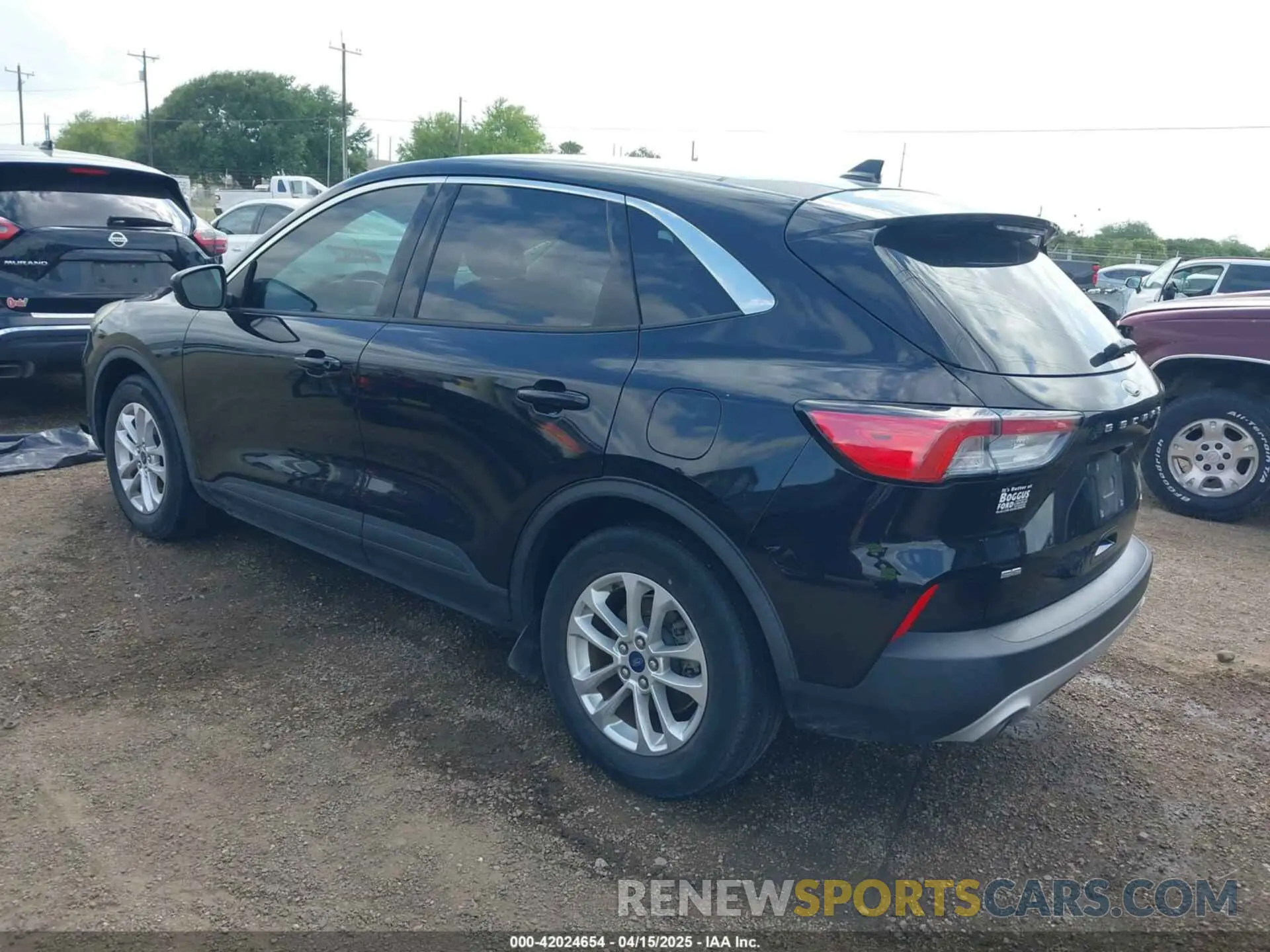 3 fotografías del automóvil dañado 1FMCU0G68LUA54439 FORD ESCAPE 2020