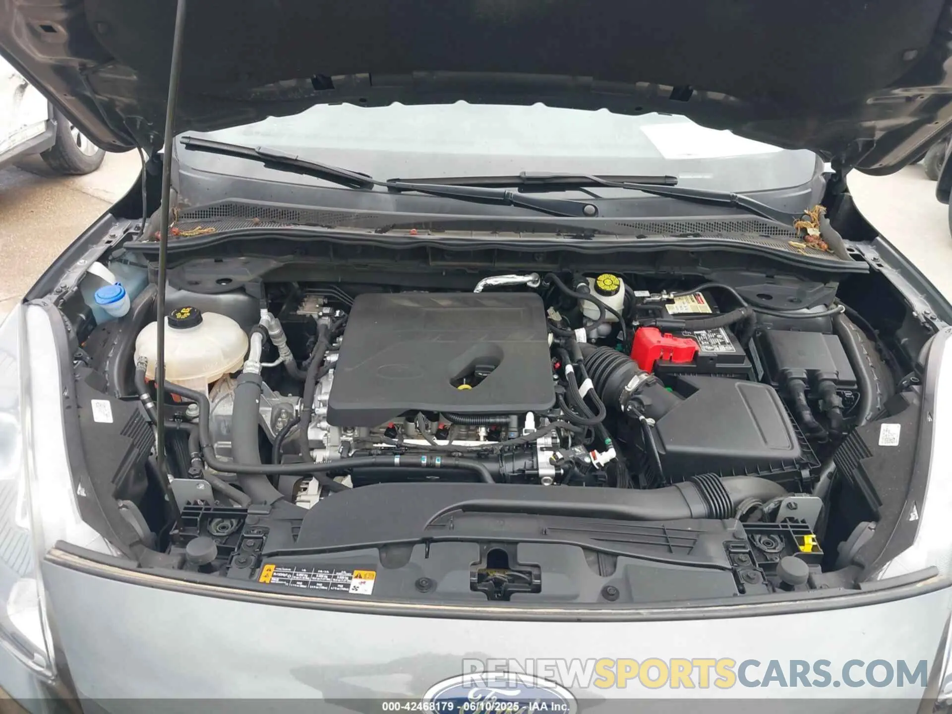 10 fotografías del automóvil dañado 1FMCU0G68LUA75081 FORD ESCAPE 2020