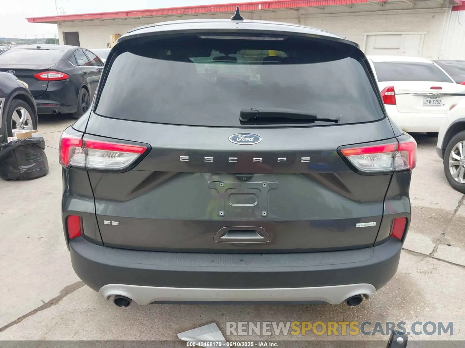 16 fotografías del automóvil dañado 1FMCU0G68LUA75081 FORD ESCAPE 2020