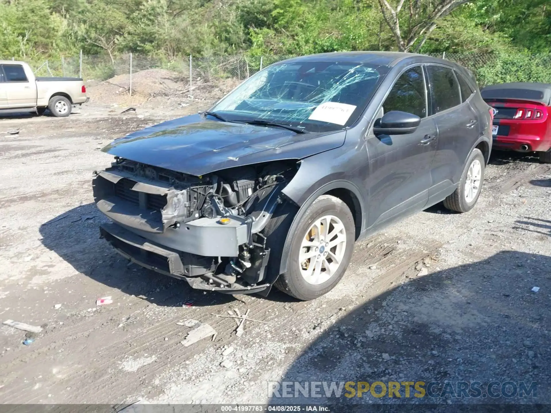 2 fotografías del automóvil dañado 1FMCU0G68LUA85285 FORD ESCAPE 2020