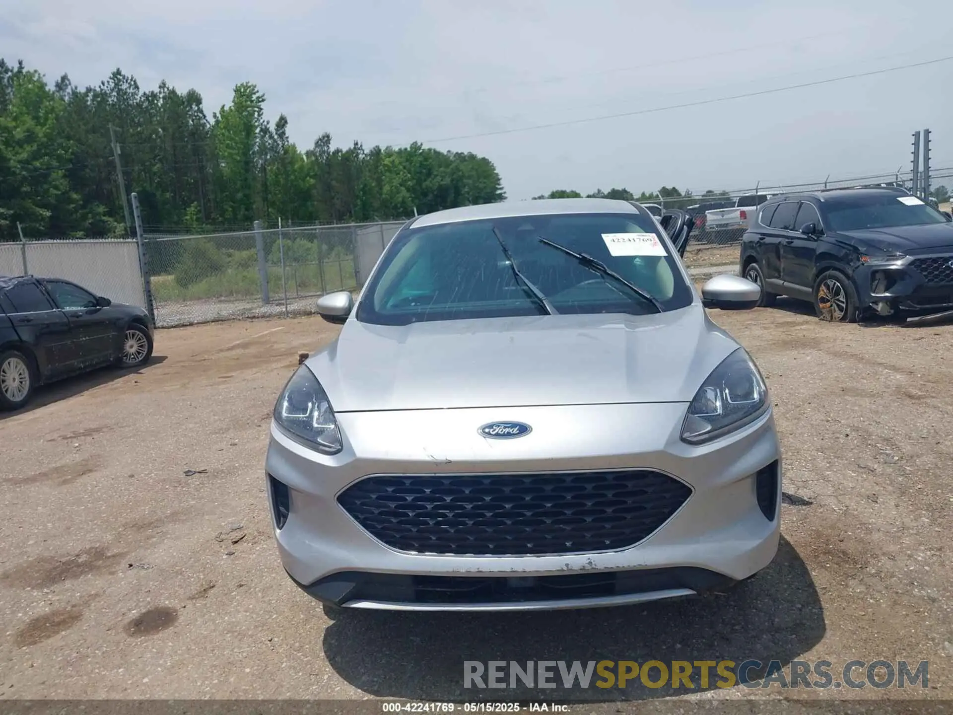 12 fotografías del automóvil dañado 1FMCU0G68LUB22240 FORD ESCAPE 2020