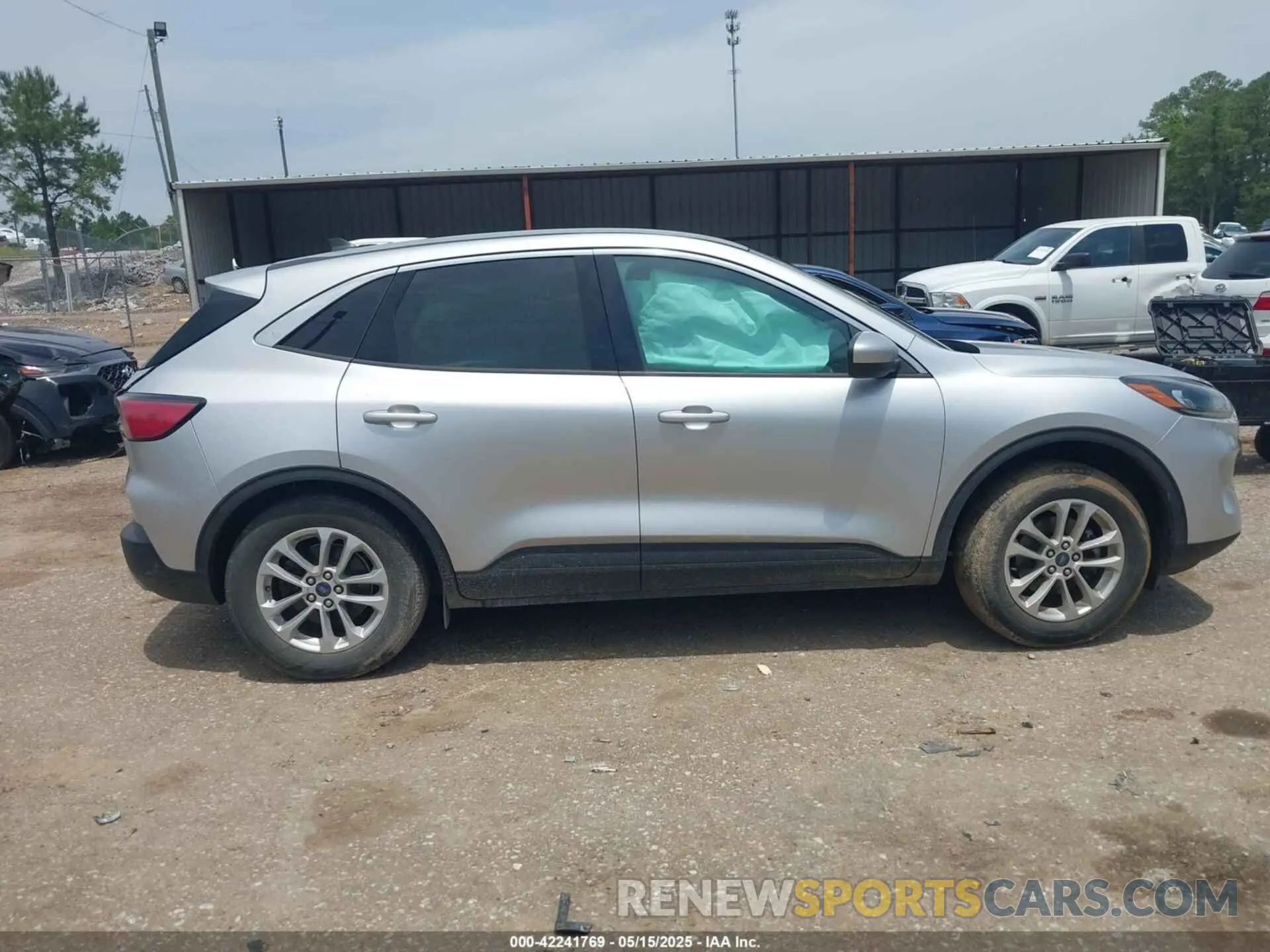 13 fotografías del automóvil dañado 1FMCU0G68LUB22240 FORD ESCAPE 2020
