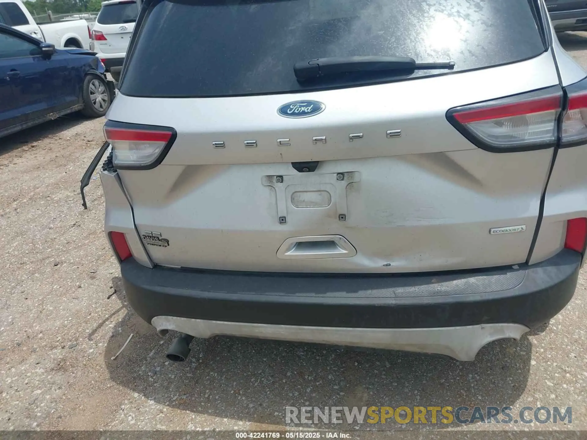 18 fotografías del automóvil dañado 1FMCU0G68LUB22240 FORD ESCAPE 2020