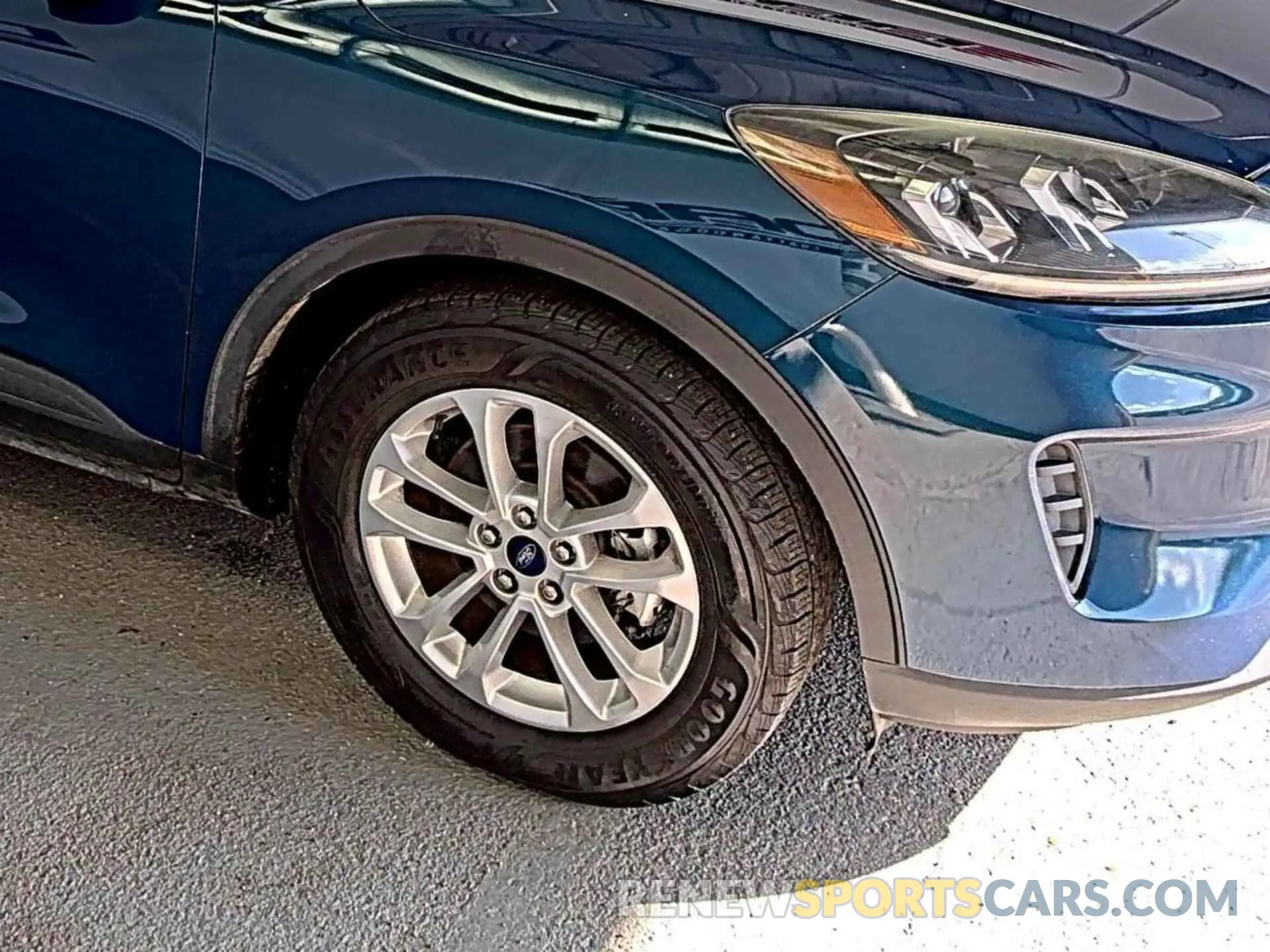 31 fotografías del automóvil dañado 1FMCU0G68LUB45078 FORD ESCAPE 2020