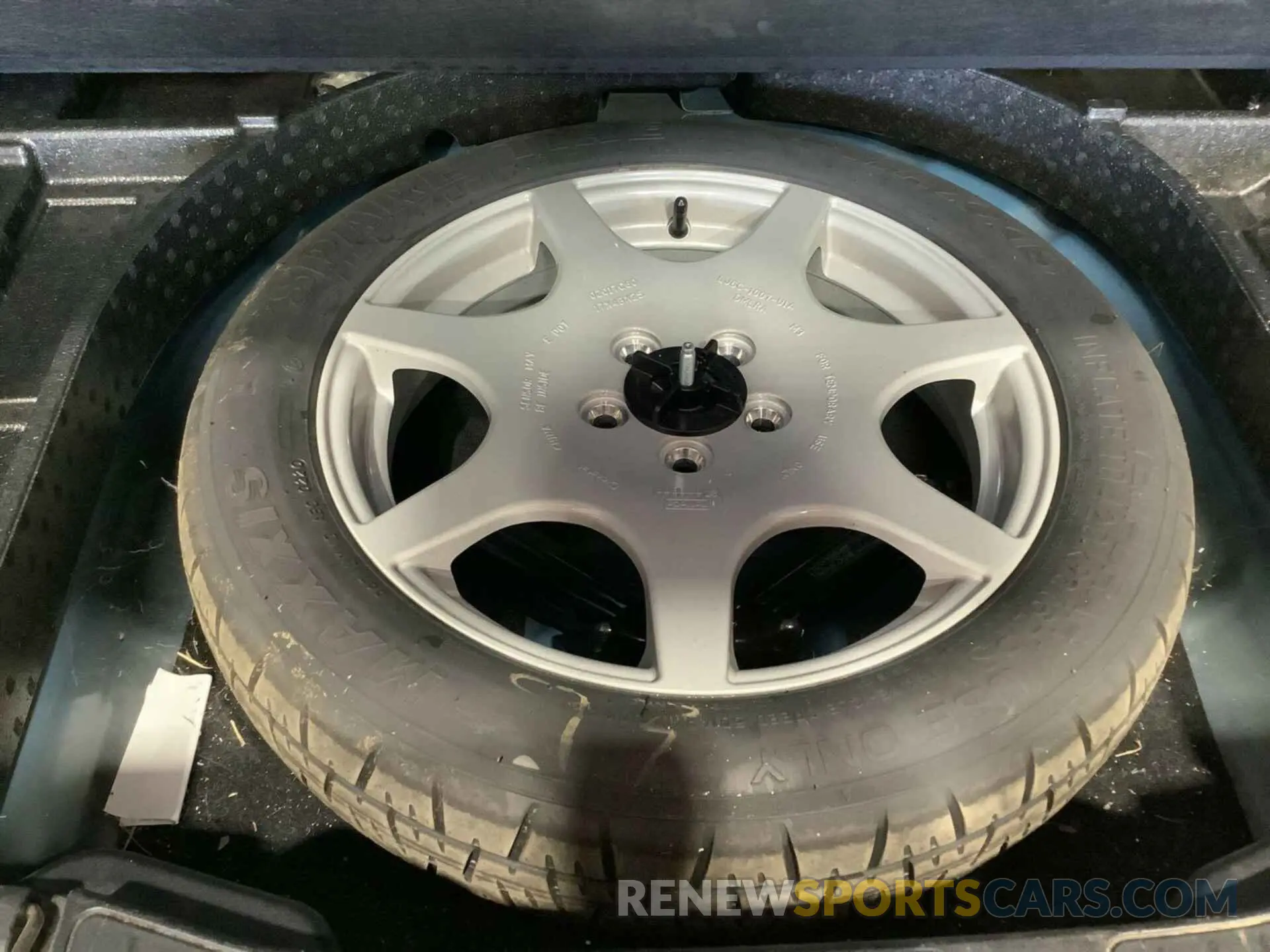 5 fotografías del automóvil dañado 1FMCU0G68LUB45078 FORD ESCAPE 2020
