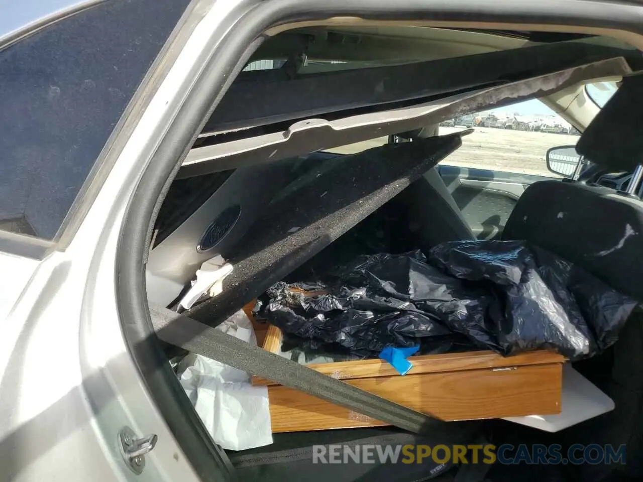 11 fotografías del automóvil dañado 1FMCU0G68LUB78758 FORD ESCAPE 2020