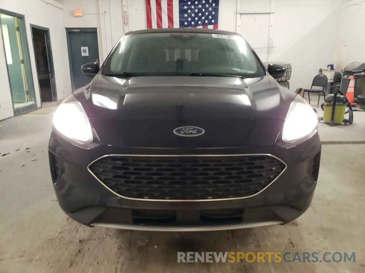 5 fotografías del automóvil dañado 1FMCU0G68LUB83698 FORD ESCAPE 2020