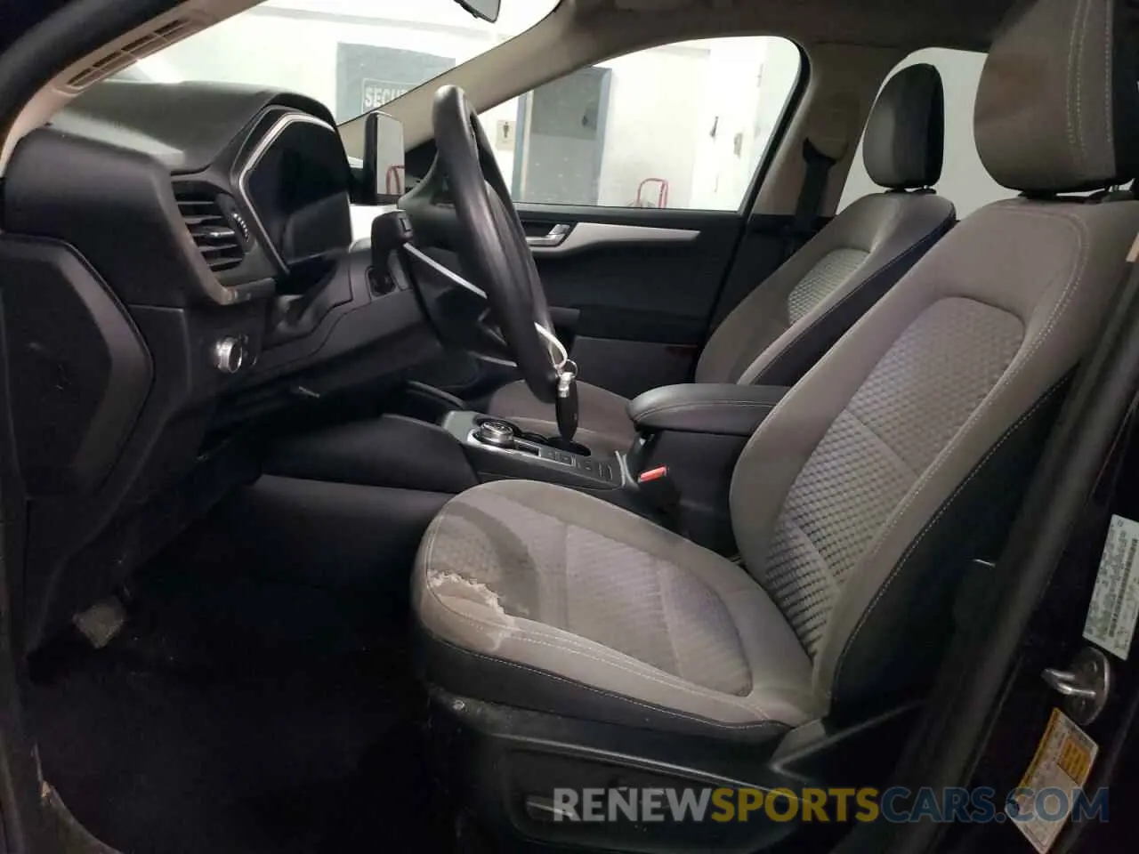 7 fotografías del automóvil dañado 1FMCU0G68LUB83698 FORD ESCAPE 2020