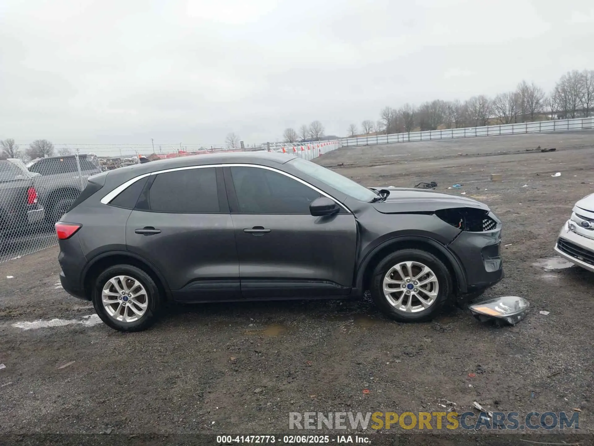 13 fotografías del automóvil dañado 1FMCU0G68LUC38876 FORD ESCAPE 2020
